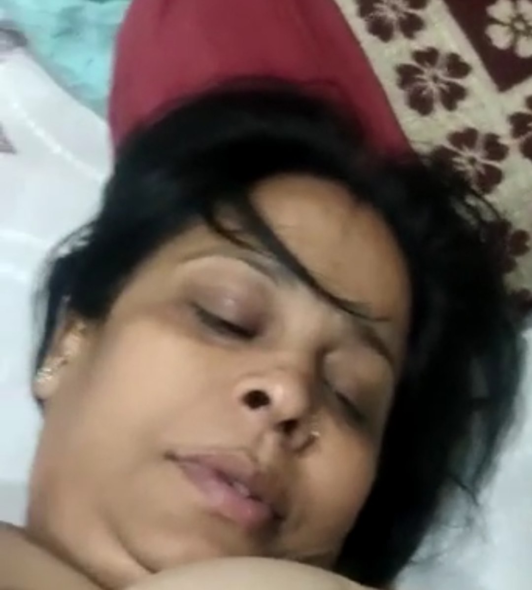 Chubby bhabhi